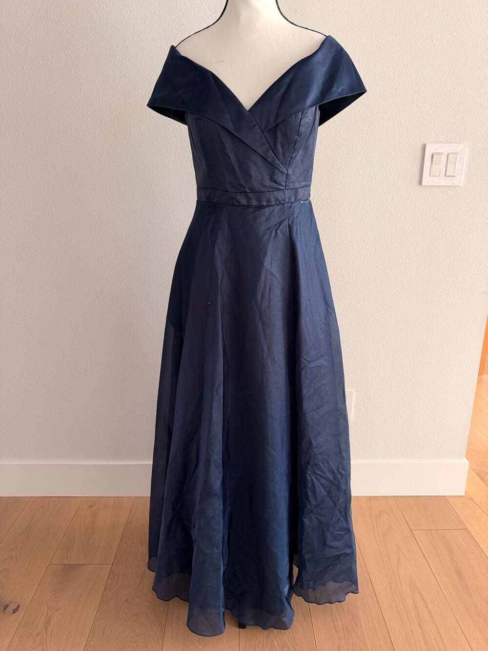 Xscape Navy Blue Off-the-Shoulder Evening Gown Size 6